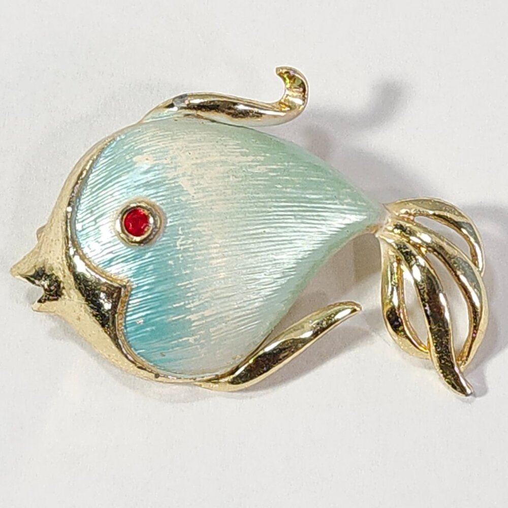 Tropical Fish Brooch Teal Enamel Red Gem Eye Gold Tone Nautical Fashion Jewelry